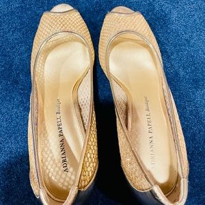 Adrianna Papell Boutique gold pumps - Sz 9M